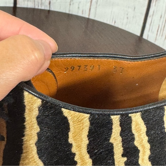 GUCCI Pony Hair Napa Leather Tiger Print Platform ankle booties Size 37 (7) EUC - Picture 11 of 17